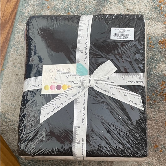 Moda Rising Star Quilt Kit - Picture 1 of 4